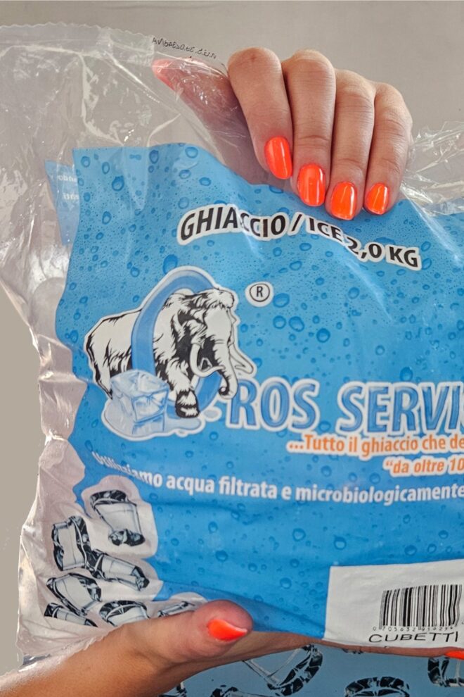 Ghiaccio Sardegna Oros Service cubo Charly